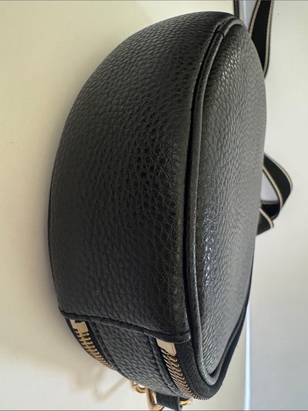 Marc Jacob’s Black Leather Rewind Crossbody Bag Small - Picture 5 of 6